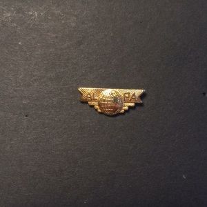 Airplane pin